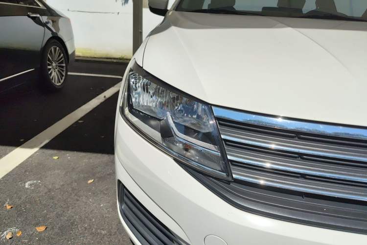Used Volkswagen Lavida 2019 Lavida Start 1.5L Automatic Trendy Version China VI Standard Right Front Headlight