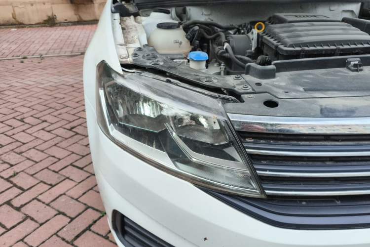Used Volkswagen Lavida 2019 Lavida Start 1.5L Automatic Trendy Version China VI Standard Right Front Headlight