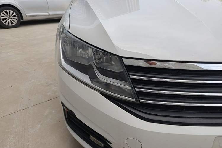 Used Volkswagen Lavida 2019 Lavida Start 1.5L Automatic Trendy Version China VI Standard Right Front Headlight