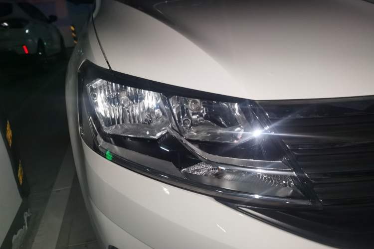 Used Volkswagen Lavida 2019 Lavida Start 1.5L Automatic Trendy Version China VI Standard Right Front Headlight