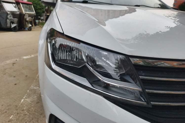 Used Volkswagen Lavida 2019 Lavida Start 1.5L Manual Fashion Edition China VI Standard Right Front Headlight