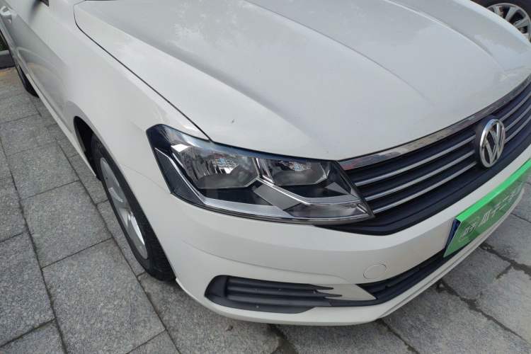 Used Volkswagen Lavida 2019 Lavida Start 1.5L Automatic Trendy Version China VI Standard Right Front Headlight