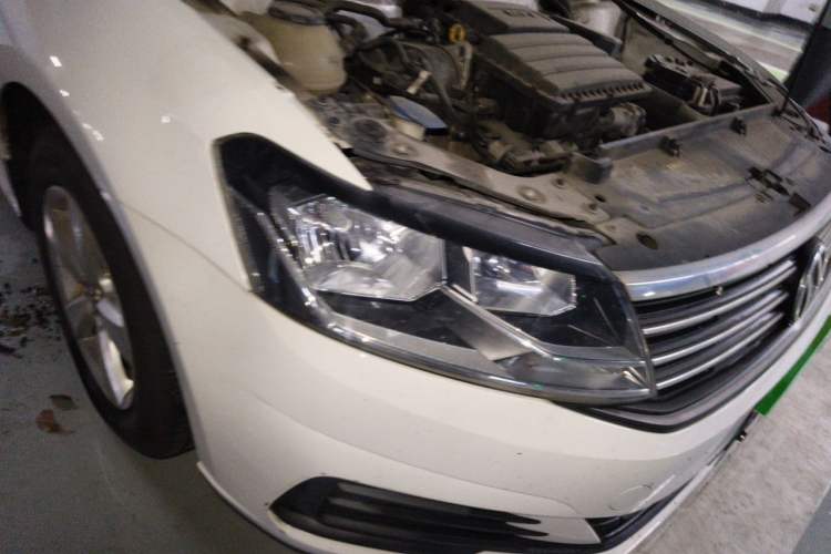 Used Volkswagen Lavida 2019 Lavida Start 1.5L Automatic Trendy Version China VI Standard Right Front Headlight