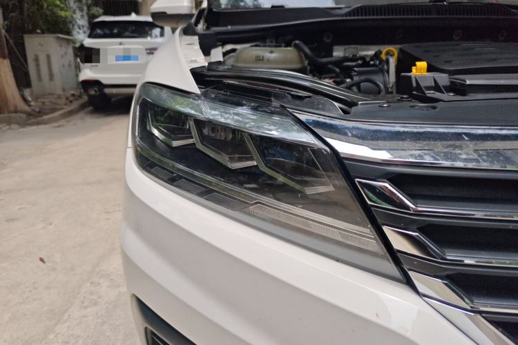 Used Volkswagen Lavida 2019 1.5L Automatic Fashion Edition China VI Right Front Headlight