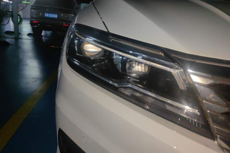 Used Volkswagen Lavida 2019 280TSI DSG Luxury Edition China VI Standard Right Front Headlight