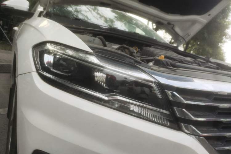 Used Volkswagen Lavida 2019 Hatchback 200TSI DSG Comfort Edition China VI Right Front Headlight