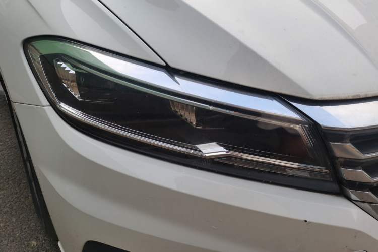 Used Volkswagen Lavida 2019 280TSI DSG Comfort Edition China VI standard Right Front Headlight