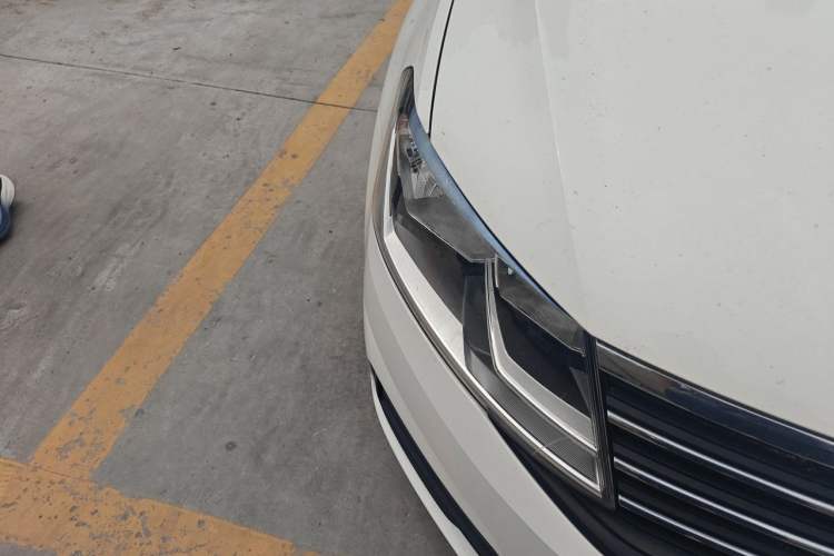 Used Volkswagen Lavida 2019 Lavida Start 1.5L Automatic Trendy Version China VI Standard Right Front Headlight