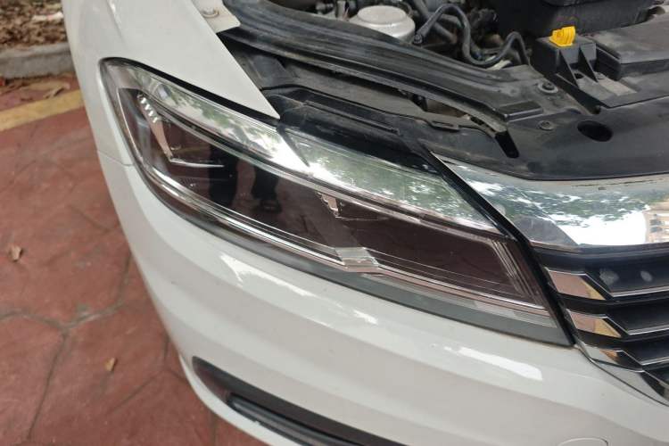 Used Volkswagen Lavida 2019 1.5L Automatic Comfort Edition China VI Standard Right Front Headlight