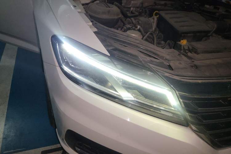 Used Volkswagen Lavida 2019 1.5L Manual Comfort Edition China VI Standard Right Front Headlight