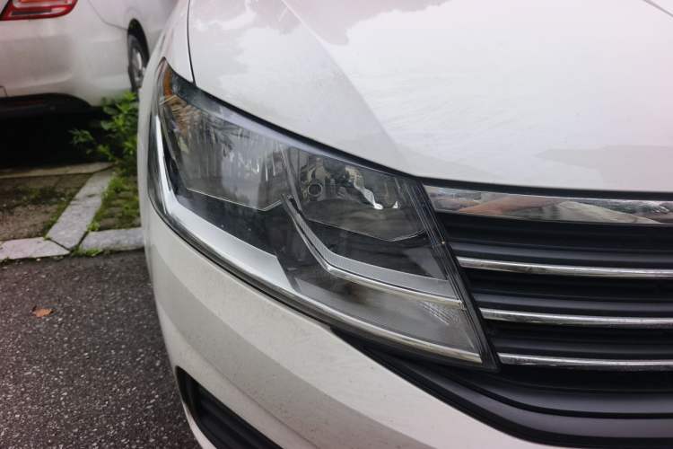 Used Volkswagen Lavida 2019 Lavida Start 1.5L Automatic Trendy Version China VI Standard Right Front Headlight