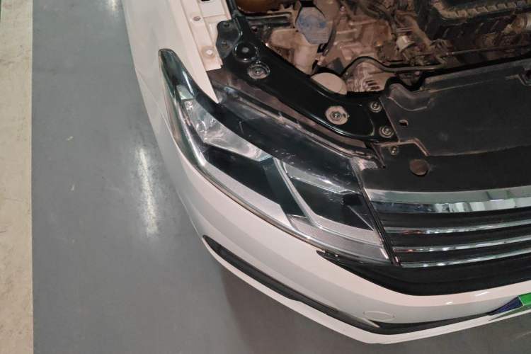 Used Volkswagen Lavida 2019 Lavida Start 1.5L Automatic Trendy Version China VI Standard Right Front Headlight