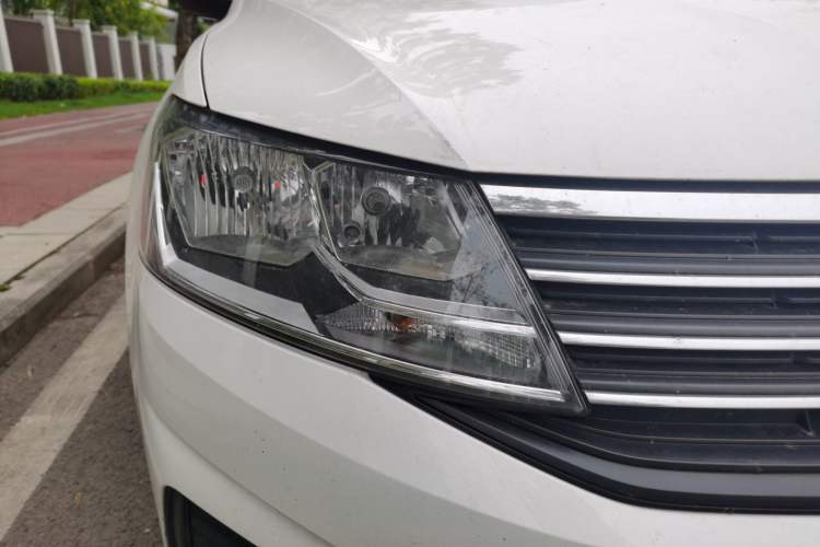 Used Volkswagen Lavida 2019 Lavida Start 1.5L Automatic Trendy Version China VI Standard Right Front Headlight