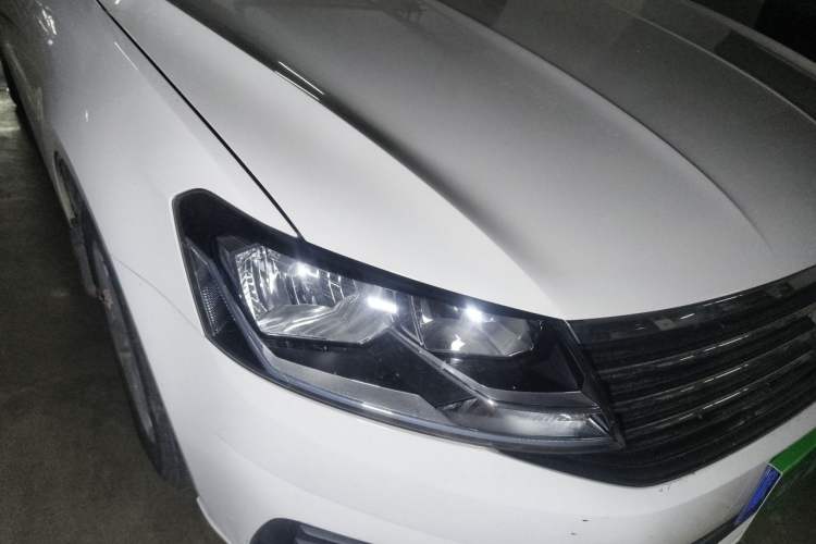 Used Volkswagen Lavida 2019 Lavida Start 1.5L Manual Fashion Edition China VI Standard Right Front Headlight