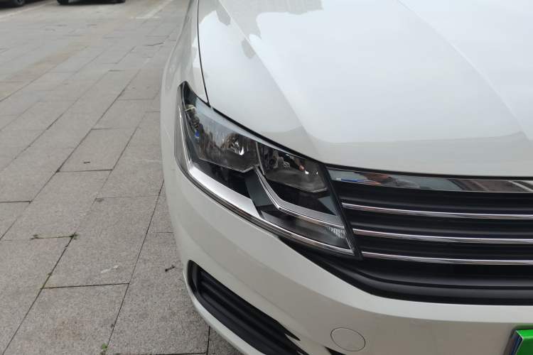 Used Volkswagen Lavida 2019 Lavida Start 1.5L Automatic Trendy Version China VI Standard Right Front Headlight
