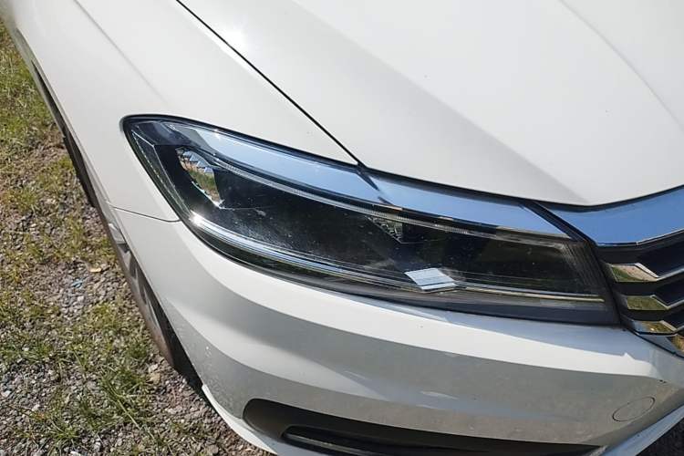 Used Volkswagen Lavida 2019 1.5L Automatic Comfort Edition China VI Standard Right Front Headlight