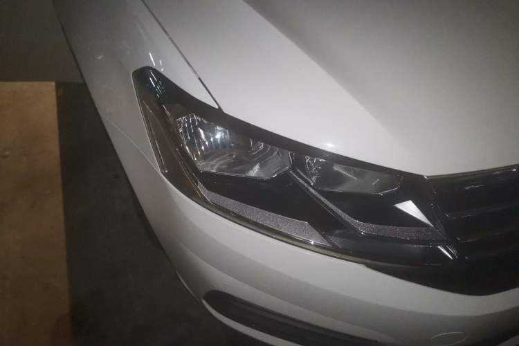 Used Volkswagen Lavida 2019 Lavida Start 1.5L Automatic Trendy Version China VI Standard Right Front Headlight