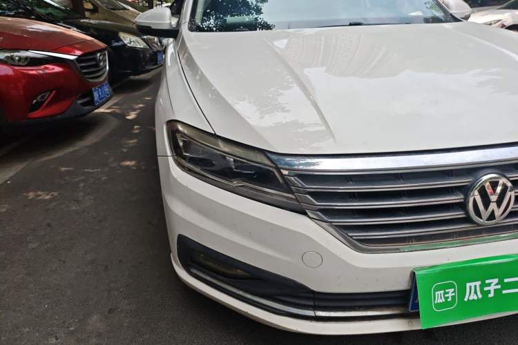 Used Volkswagen Lavida 2019 1.5L Automatic Comfort Edition China VI Standard Right Front Headlight