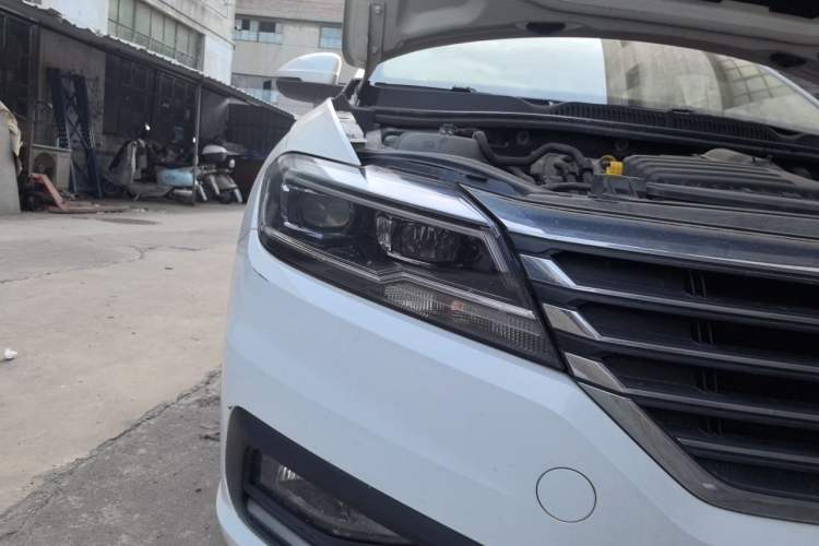 Used Volkswagen Lavida 2019 280TSI DSG Comfort Edition China VI standard Right Front Headlight