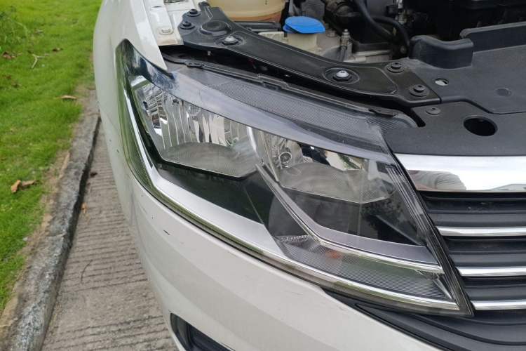 Used Volkswagen Lavida 2019 Lavida Start 1.5L Automatic Trendy Version China VI Standard Right Front Headlight