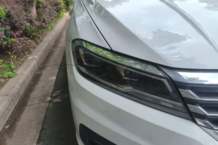 Used Volkswagen Lavida 2019 1.5L Automatic Comfort Edition China VI Standard Right Front Headlight