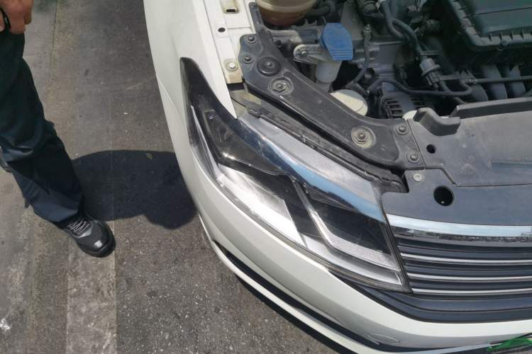 Used Volkswagen Lavida 2019 1.5L Manual Fashion Edition China VI Standard Right Front Headlight