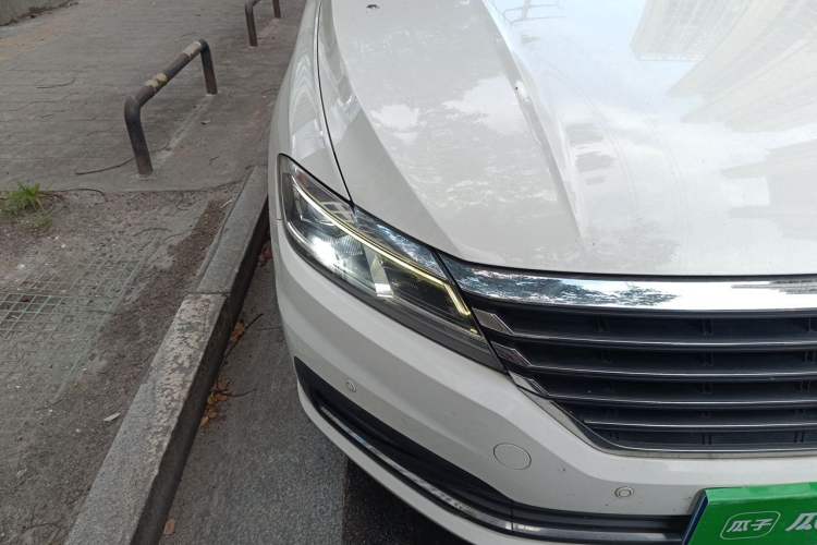 Used Volkswagen Lavida 2019 1.5L Automatic Comfort Edition China VI Standard Right Front Headlight
