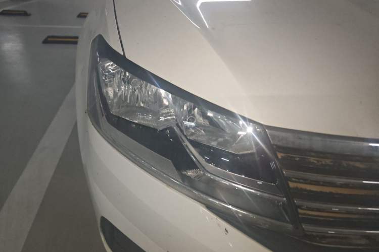 Used Volkswagen Lavida 2019 Lavida Start 1.5L Automatic Trendy Version China VI Standard Right Front Headlight
