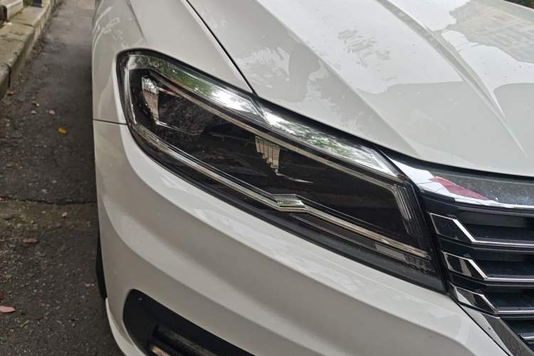 Used Volkswagen Lavida 2019 1.5L Automatic Comfort Edition China VI Standard Right Front Headlight