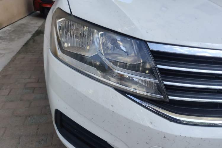 Used Volkswagen Lavida 2019 Lavida Start 1.5L Automatic Trendy Version China VI Standard Right Front Headlight