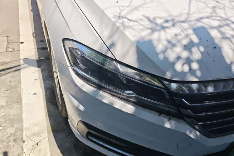 Used Volkswagen Lavida 2019 1.5L Automatic Vision Edition China VI Standard Right Front Headlight