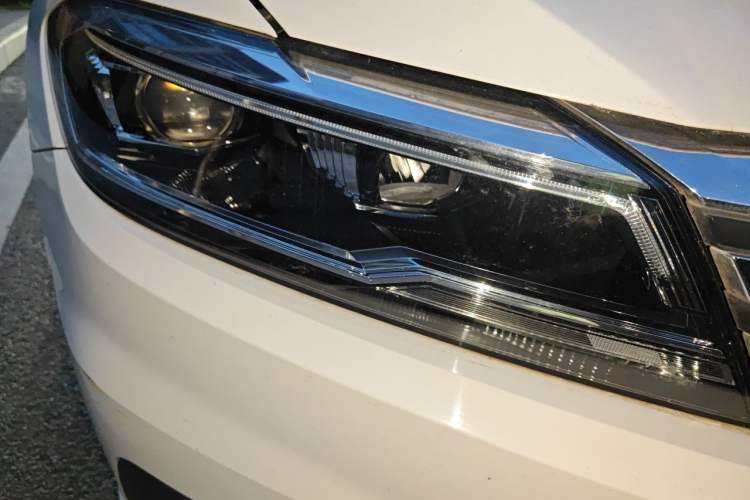 Used Volkswagen Lavida 2019 280TSI DSG Comfort Edition China VI standard Right Front Headlight