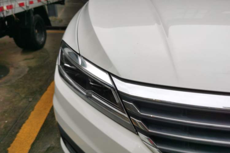Used Volkswagen Lavida 2019 1.5L Automatic Comfort Edition China VI Standard Right Front Headlight