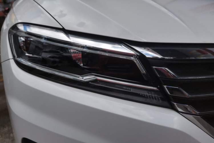 Used Volkswagen Lavida 2019 280TSI DSG Comfort Edition China VI standard Right Front Headlight