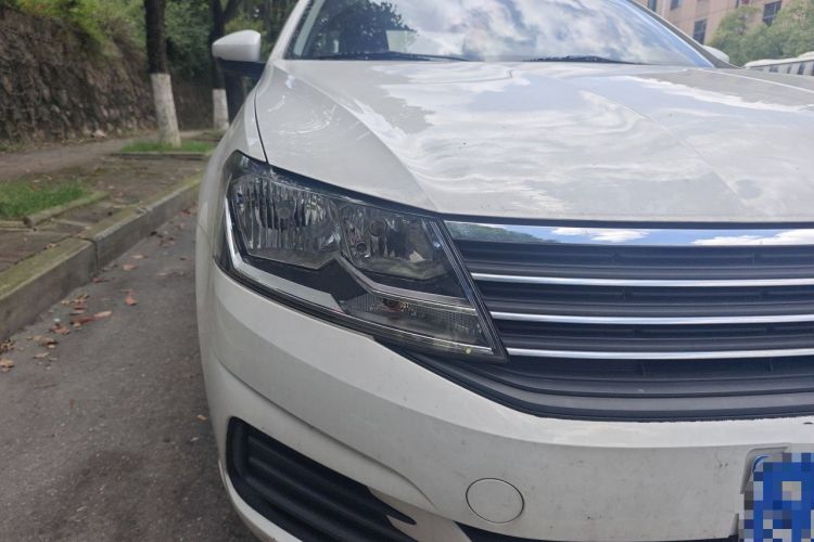 Used Volkswagen Lavida 2019 Lavida Start 1.5L Manual Fashion Edition China VI Standard Right Front Headlight
