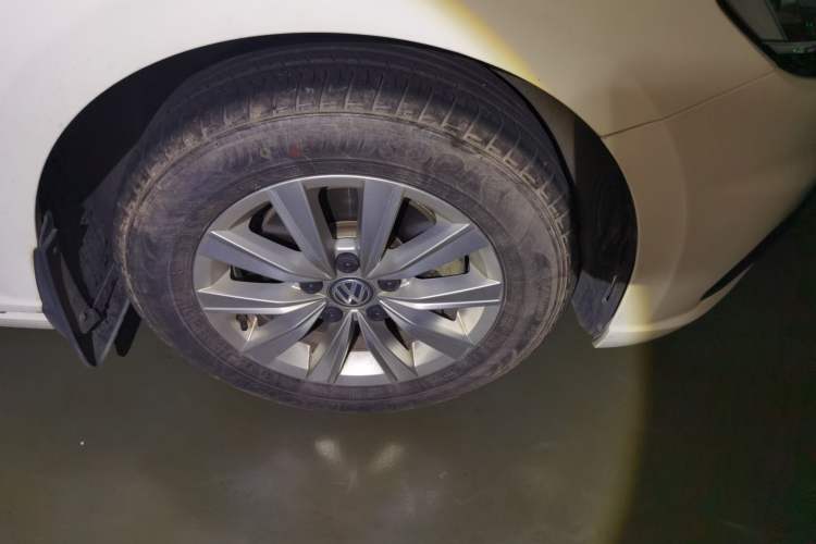 Used Volkswagen Lavida 2019 1.5L Automatic Fashion Edition China VI Right Front Wheel Hub