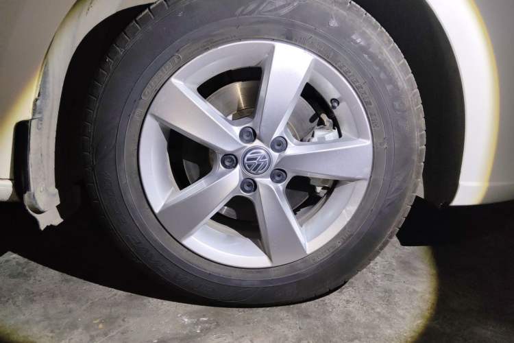 Used Volkswagen Lavida 2019 Lavida Start 1.5L Manual Fashion Edition China VI Standard Right Front Wheel Hub
