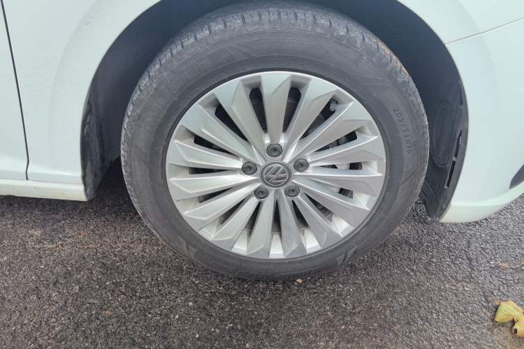 Used Volkswagen Lavida 2019 1.5L Automatic Comfort Edition China VI Standard Right Front Wheel Hub