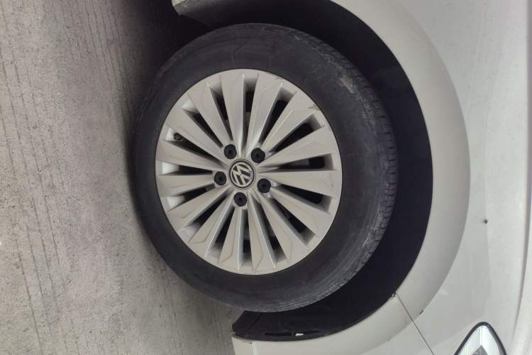 Used Volkswagen Lavida 2019 1.5L Manual Comfort Edition China VI Standard Right Front Wheel Hub