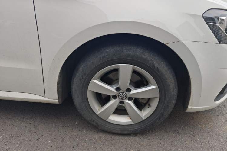 Used Volkswagen Lavida 2019 Lavida Start 1.5L Automatic Trendy Version China VI Standard Right Front Wheel Hub
