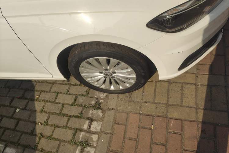 Used Volkswagen Lavida 2019 280TSI DSG Comfort Edition China VI standard Right Front Wheel Hub