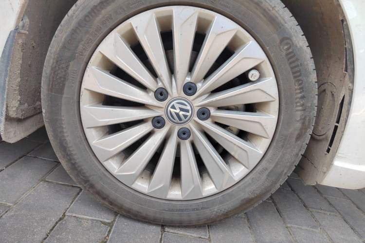Used Volkswagen Lavida 2019 1.5L Automatic Vision Edition China VI Standard Right Front Wheel Hub