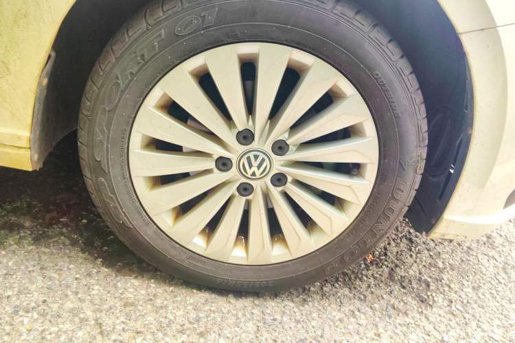 Used Volkswagen Lavida 2019 1.5L Automatic Comfort Edition China VI Standard Right Front Wheel Hub