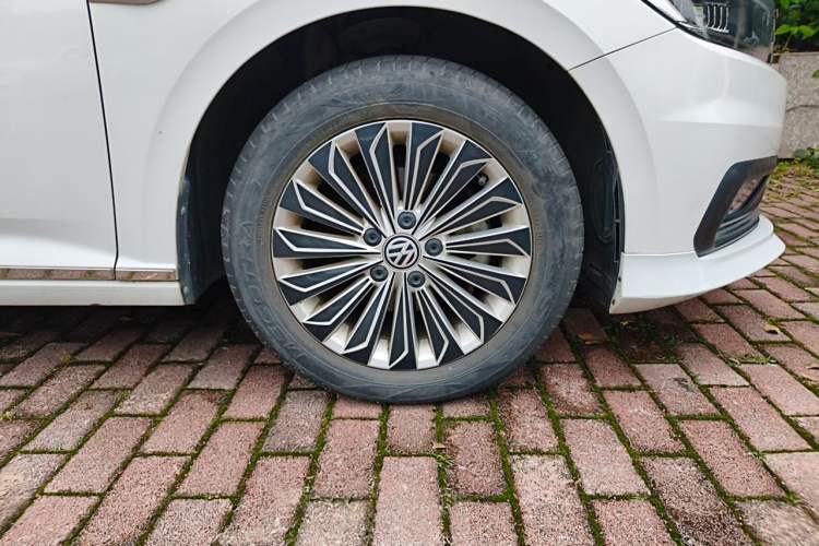 Used Volkswagen Lavida 2019 1.5L Automatic Comfort Edition China VI Standard Right Front Wheel Hub