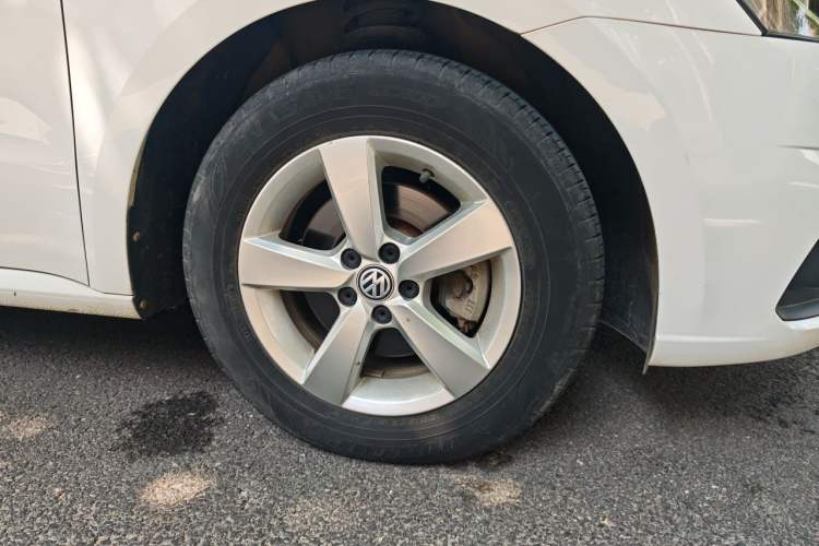Used Volkswagen Lavida 2019 Lavida Start 1.5L Automatic Trendy Version China VI Standard Right Front Wheel Hub