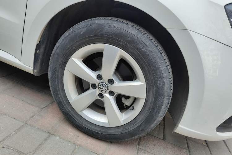 Used Volkswagen Lavida 2019 Lavida Start 1.5L Manual Fashion Edition China VI Standard Right Front Wheel Hub