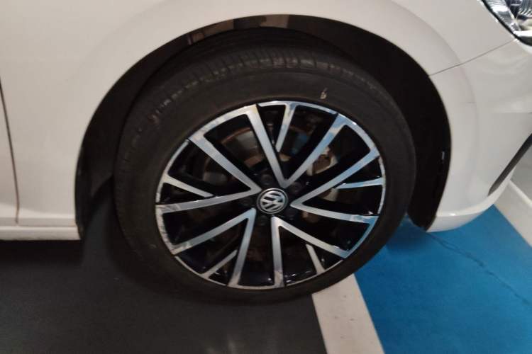 Used Volkswagen Lavida 2019 280TSI DSG Luxury Edition China VI Standard Right Front Wheel Hub