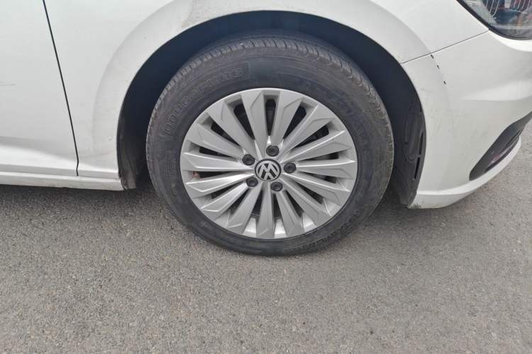 Used Volkswagen Lavida 2019 1.5L Automatic Comfort Edition China VI Standard Right Front Wheel Hub