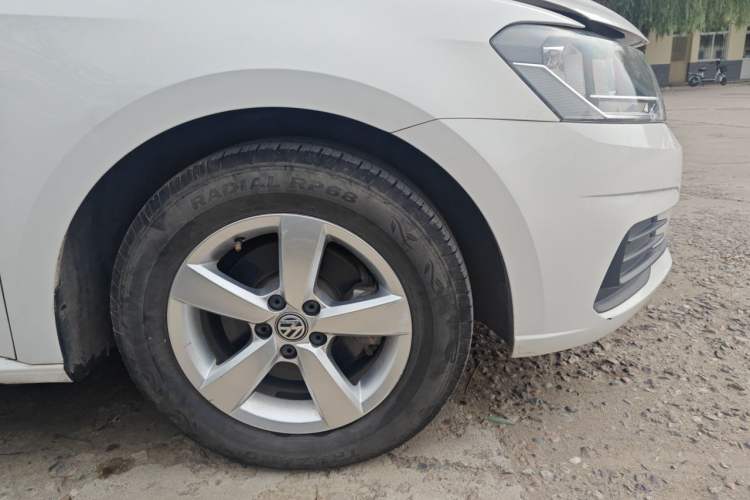 Used Volkswagen Lavida 2019 Lavida Start 1.5L Manual Fashion Edition China VI Standard Right Front Wheel Hub