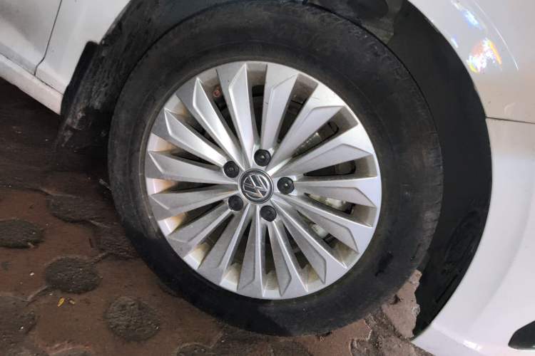 Used Volkswagen Lavida 2019 1.5L Automatic Comfort Edition China VI Standard Right Front Wheel Hub